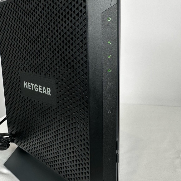 NETGEAR Nighthawk AC1900 WiFi Cable Modem Router, Model C7000v2, Xfinity/Cox - Picture 6 of 13